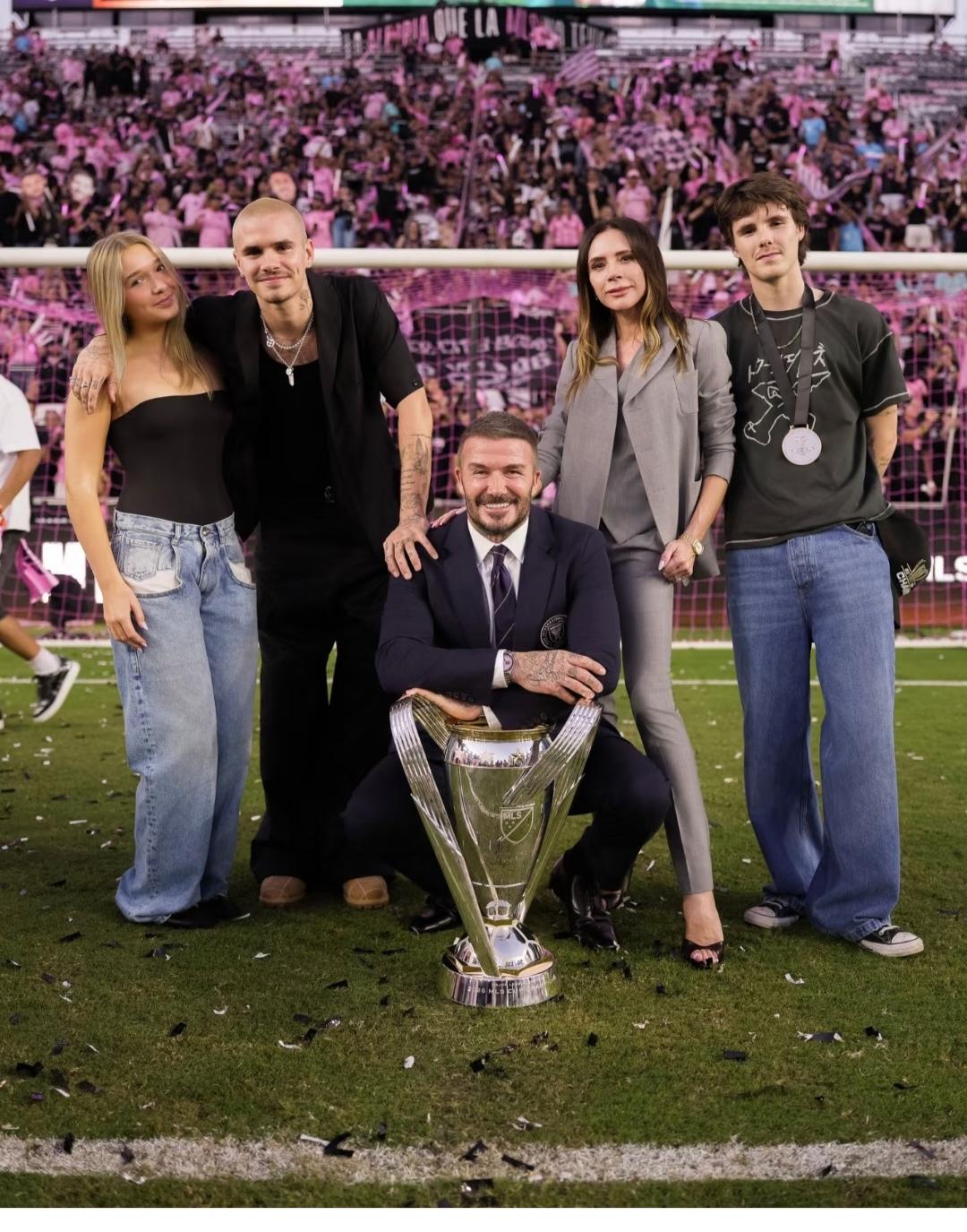 贝克汉姆老婆，这么多年以来从未改变。