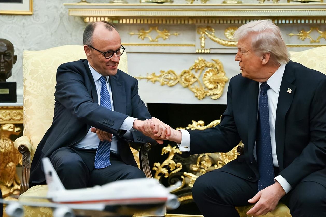 德国总理默茨：特朗普打伊朗，我支持，但是...
 
美国东部时间3月3日，默茨专