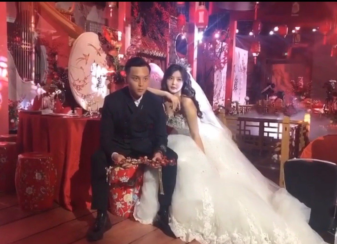 #韩安冉婚纱照#结婚博主又来了 不得不说这一次的妆太流水线了 没之前的好看 你觉