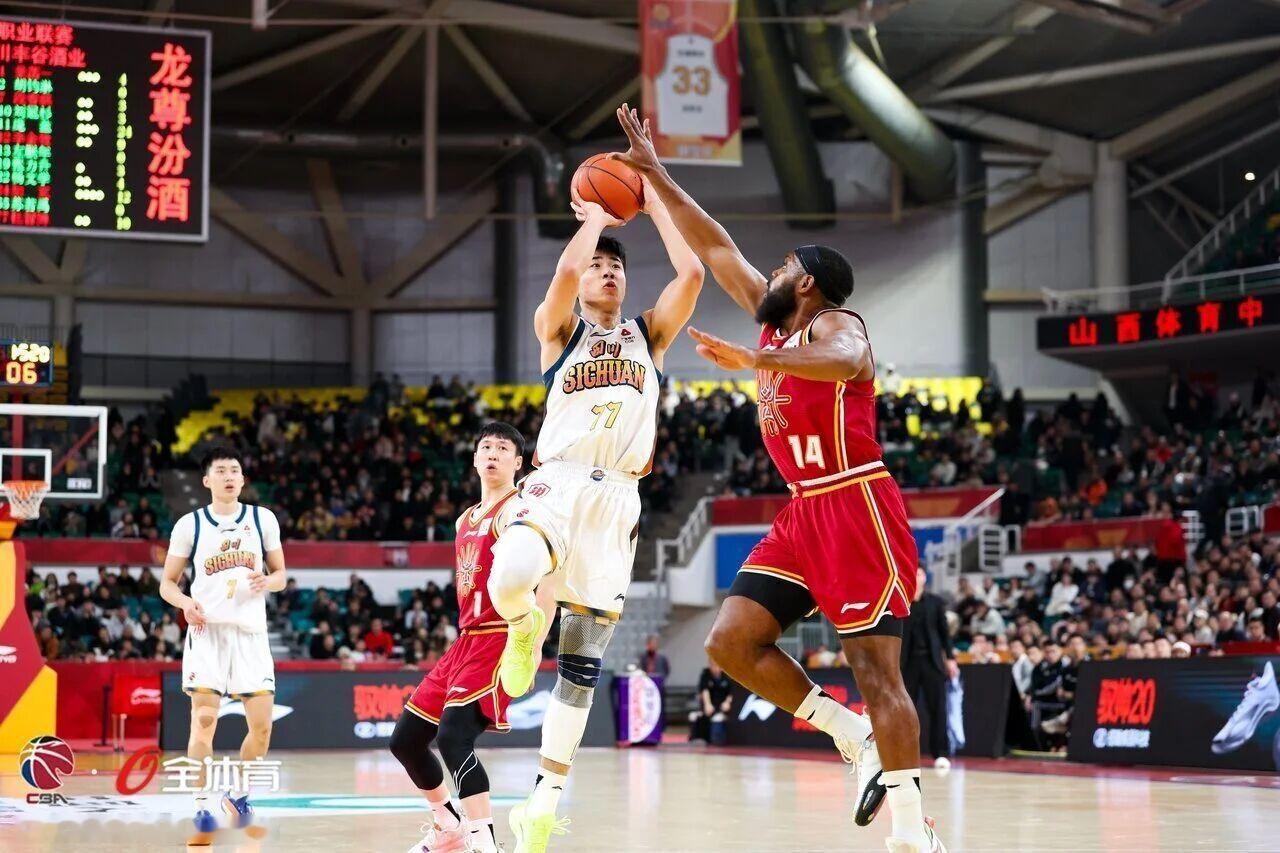 毕业于太原理工的杜智博，昨晚重回山西，他拿到新秀赛季新高的13分。cba