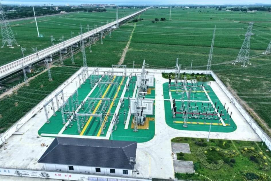 8月4日早上8点，很多人还在吃早饭，皖北两条新建高铁——淮蚌高铁、淮阜高铁，全线