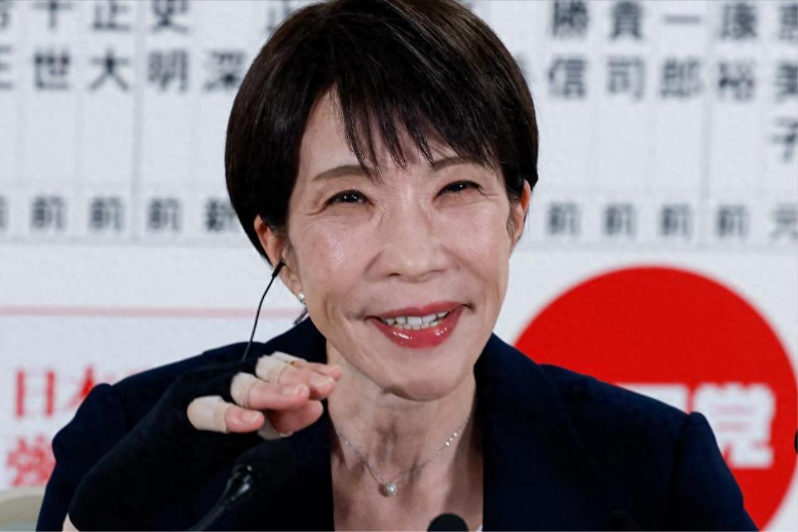 这回可是有好戏看了！前脚还在推特上跟高市早苗“称兄道弟”，后脚就在白宫办公室里摔