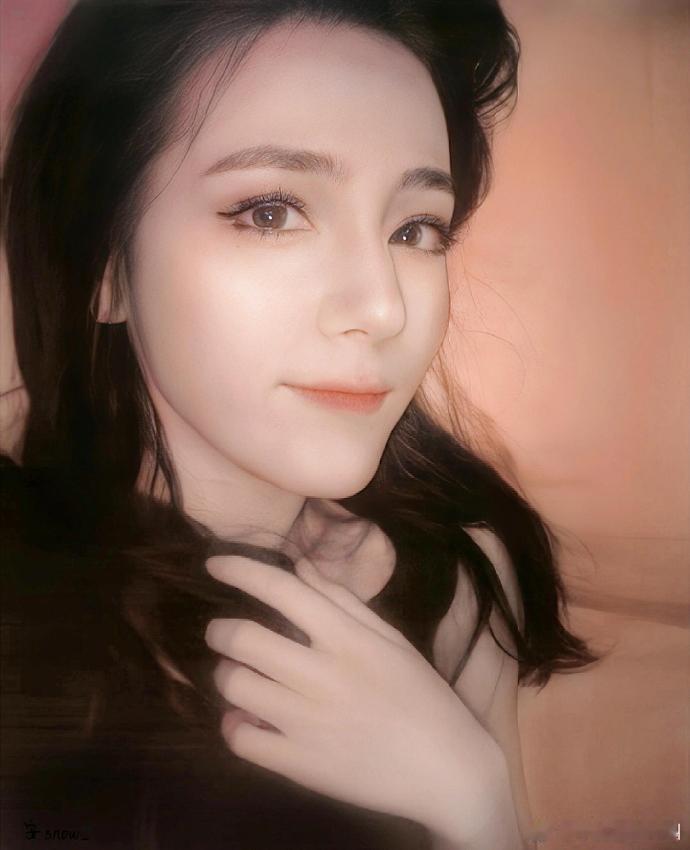 你说这是非主流时期的迪丽热巴？ ​​​