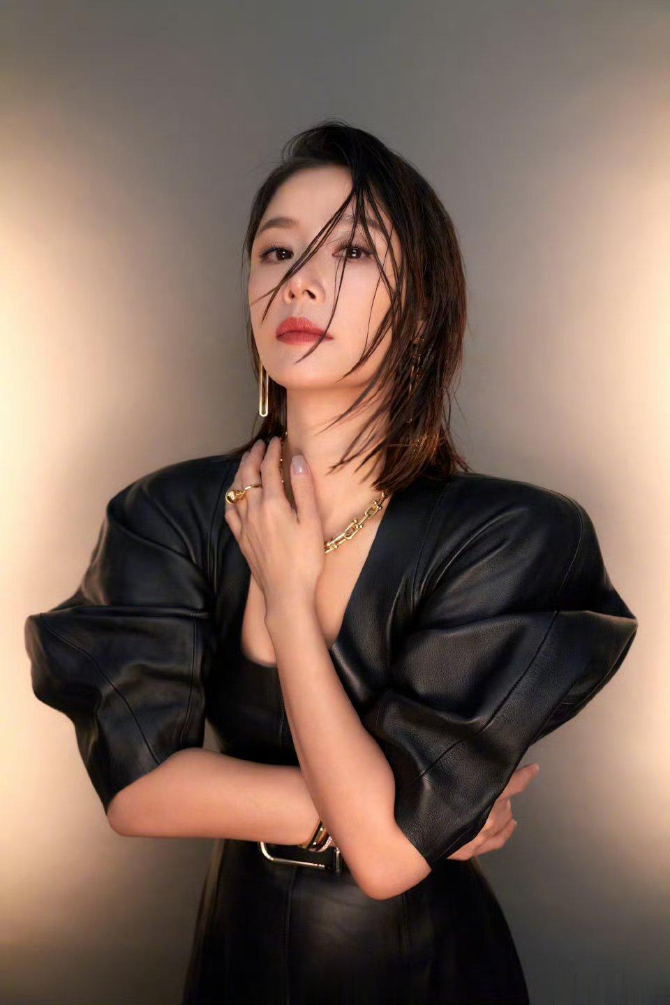 #林心如说七夕感觉在过鬼节#林心如这么说，让今天过节的情侣情何以堪…… ​​​