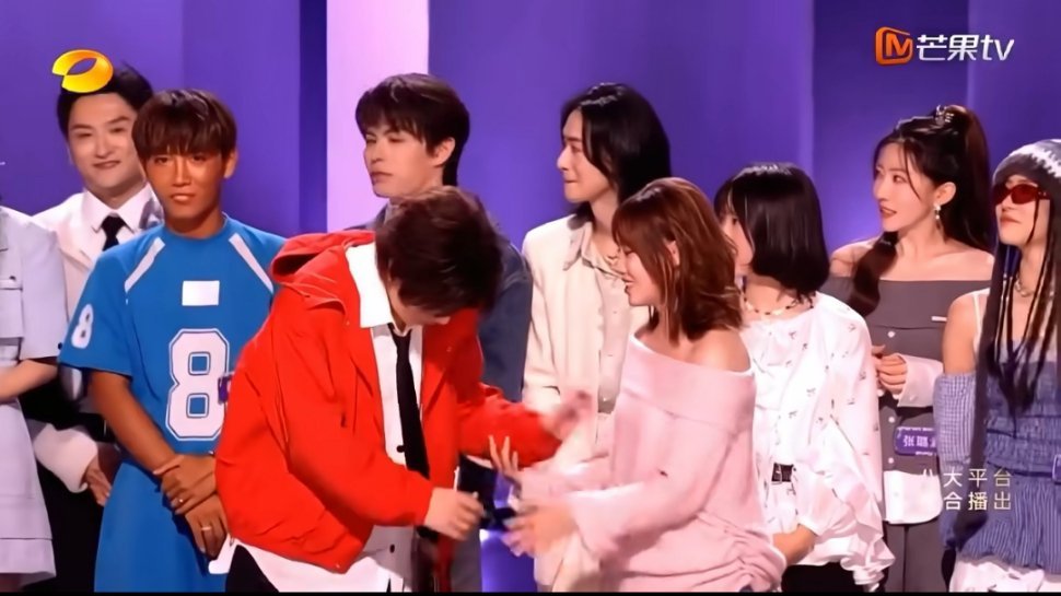 《声鸣远扬》现场改赛制太刺激了！殷秀梅复活美声选手宋宇航，期待他未来的精彩表现！