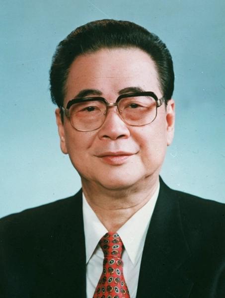 1992年7月，邓颖超因病离世，谁知，邓颖超去世前一日说出的是“李鹏”二字，这背