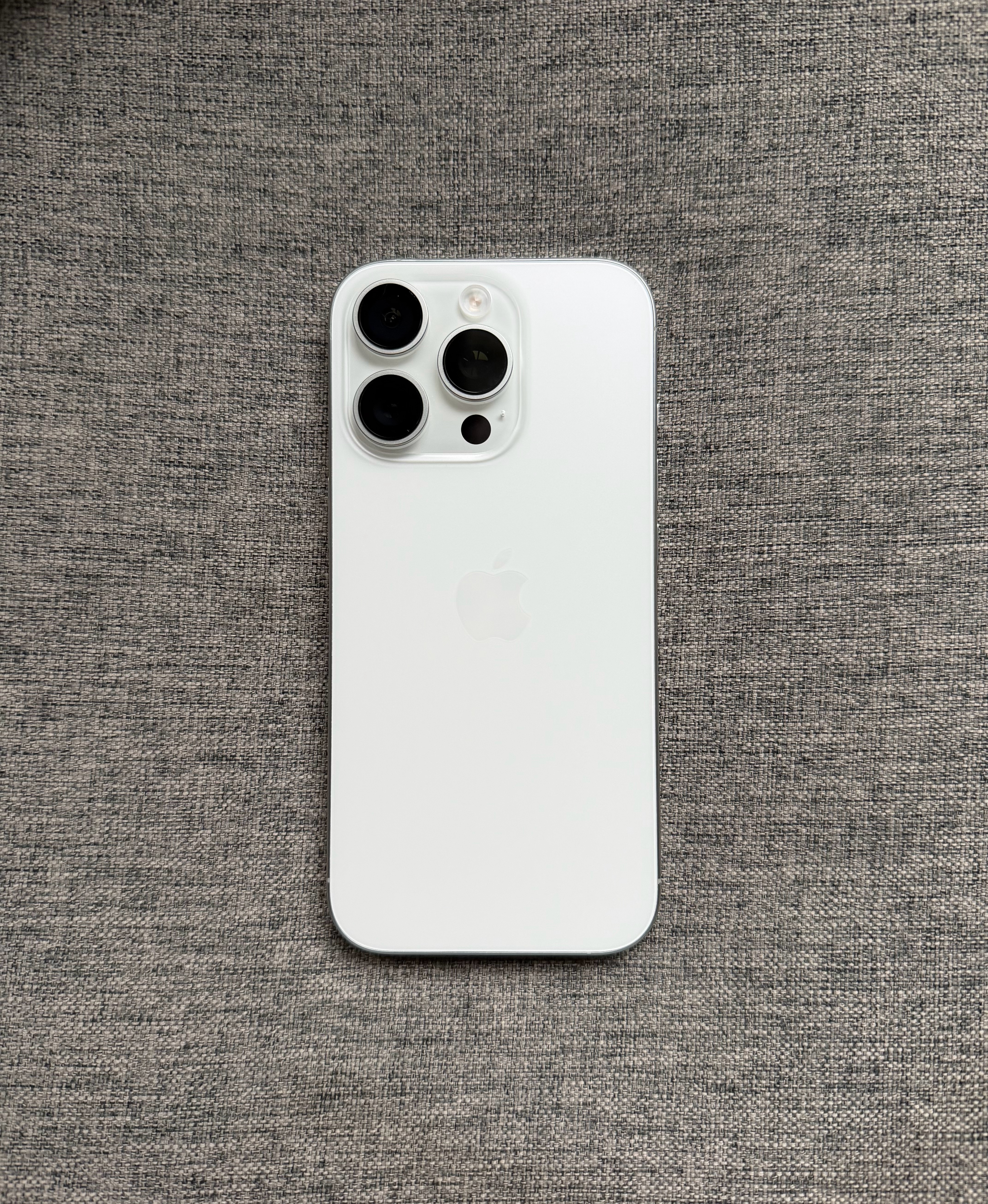 国行iPhone16 Pro 128G 白色，99新全套带发票，电池效率100，