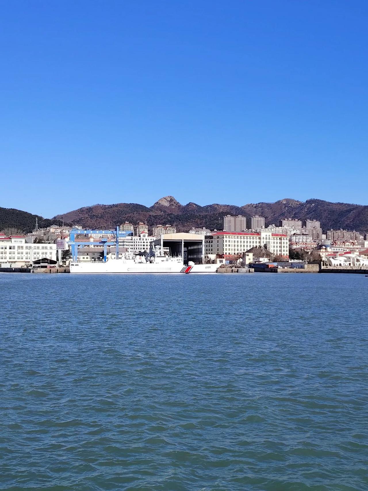 上联：龙腾四海祥云起，诚邀下联：马到八方喜气升。