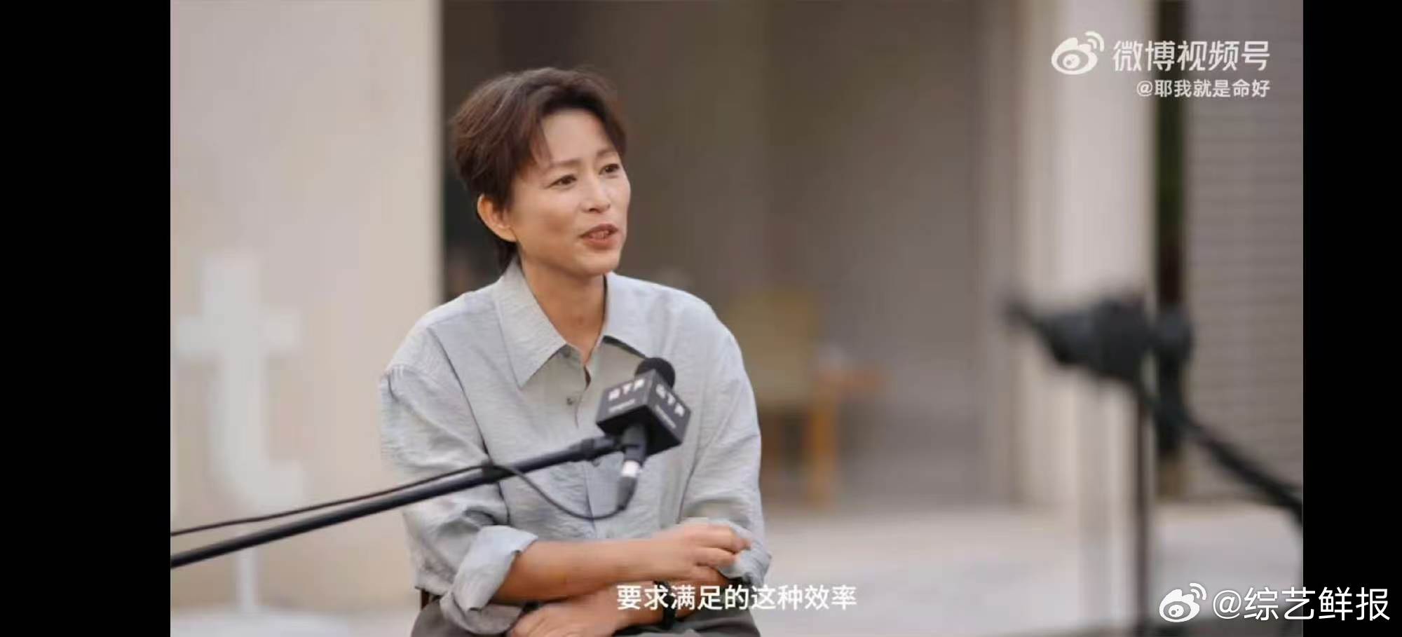 贾樟柯看了100多部短剧贾樟柯看短剧也看上头了专业导演也逃不开短剧的吸引力，贾樟