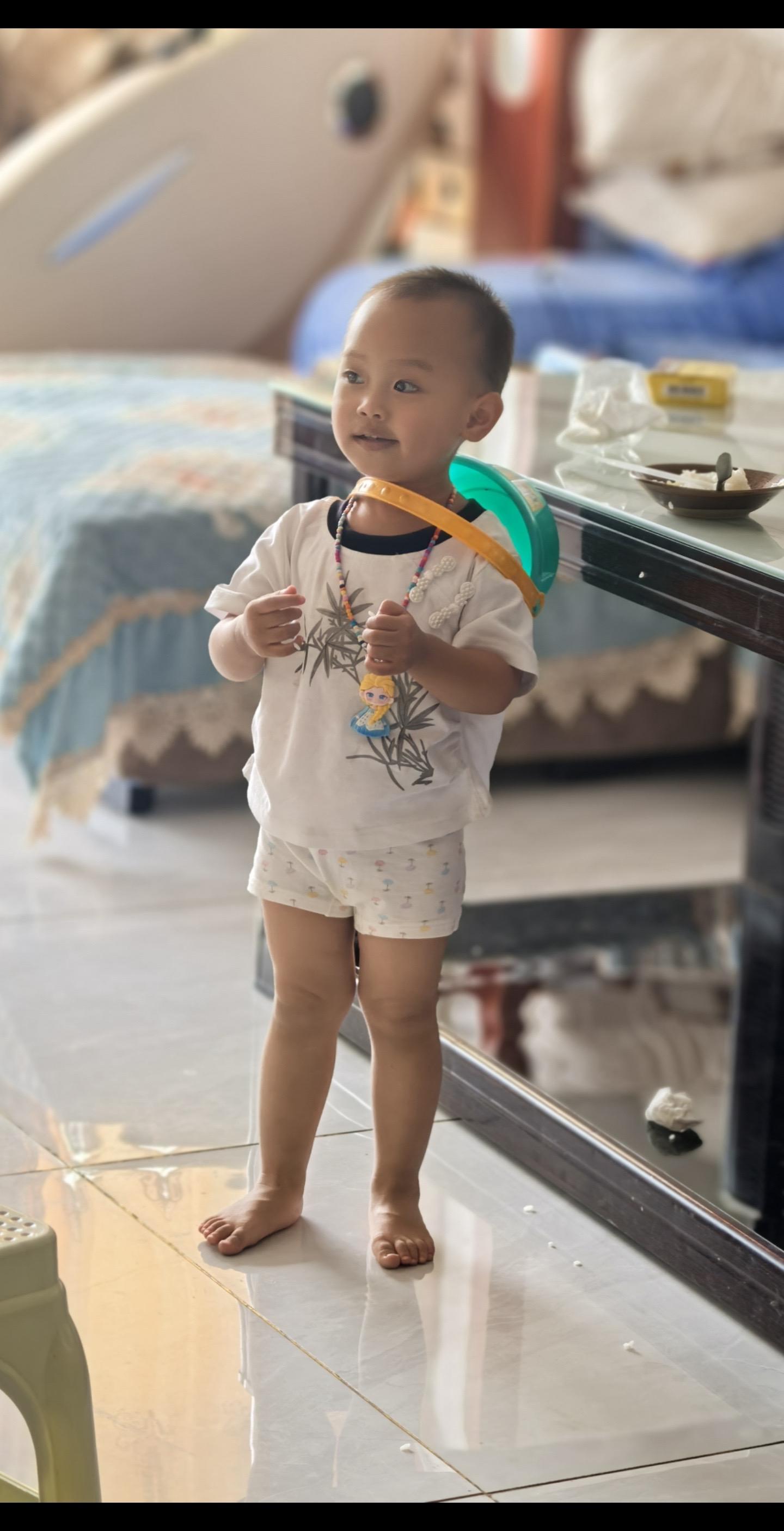 三岁宝宝的腿，为什么不直呢