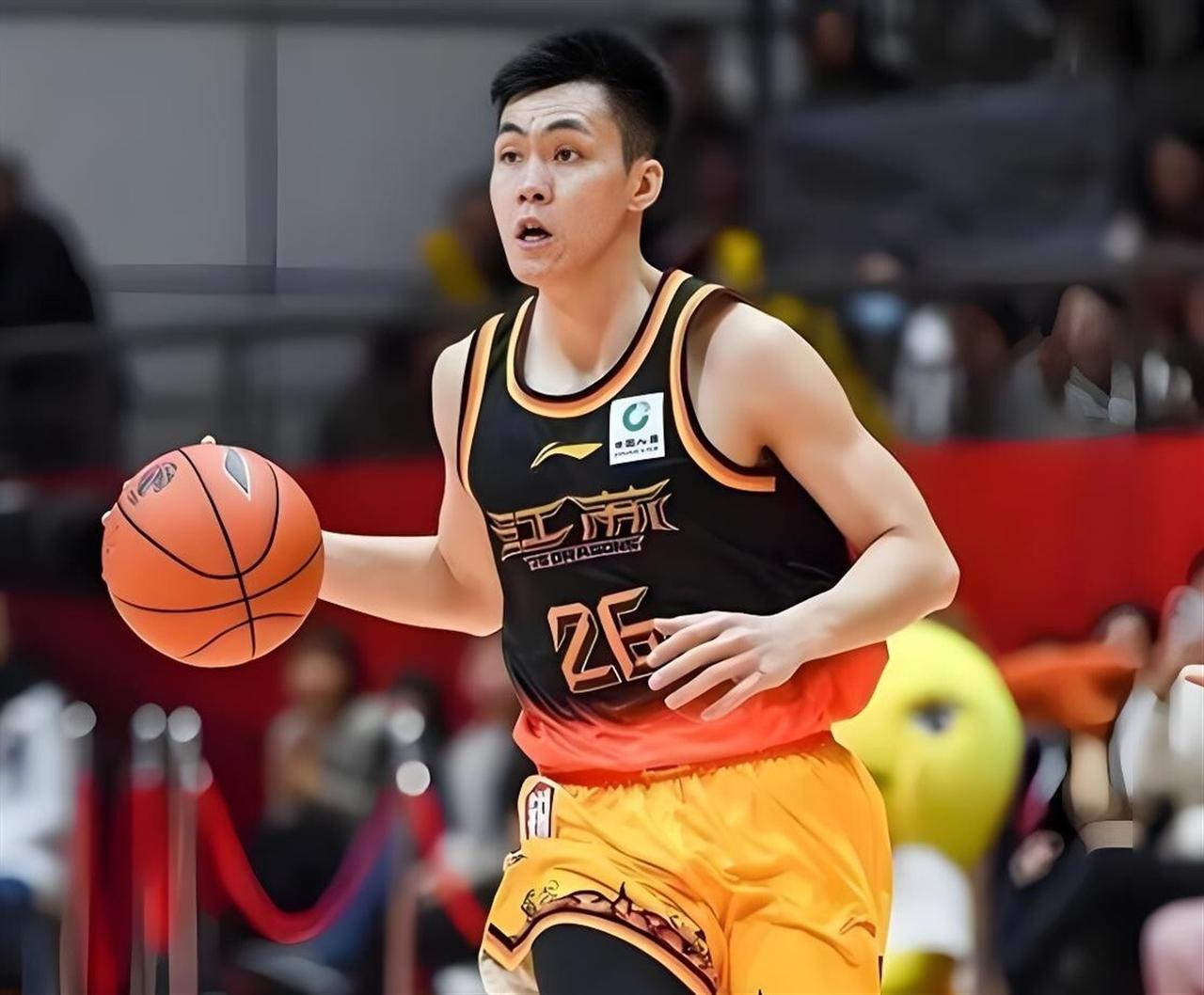 庞峥麟赚得盆满钵满！
对阵广东男篮时，吴羽佳能完成三分球绝杀，归功于庞峥麟的助攻