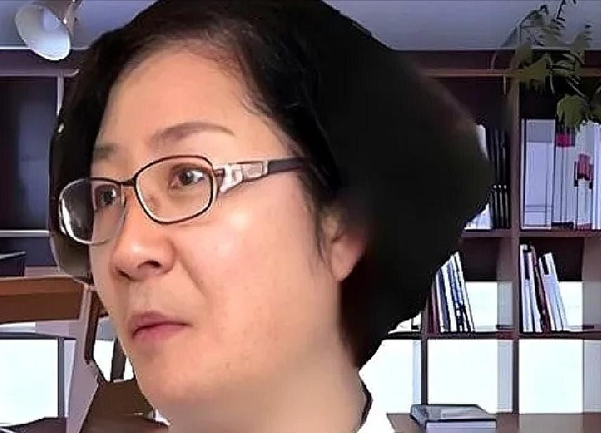 [兔子]2022 年，韩学杰一句 "再不收外国学生"，直接被骂上热搜。全网说她狭