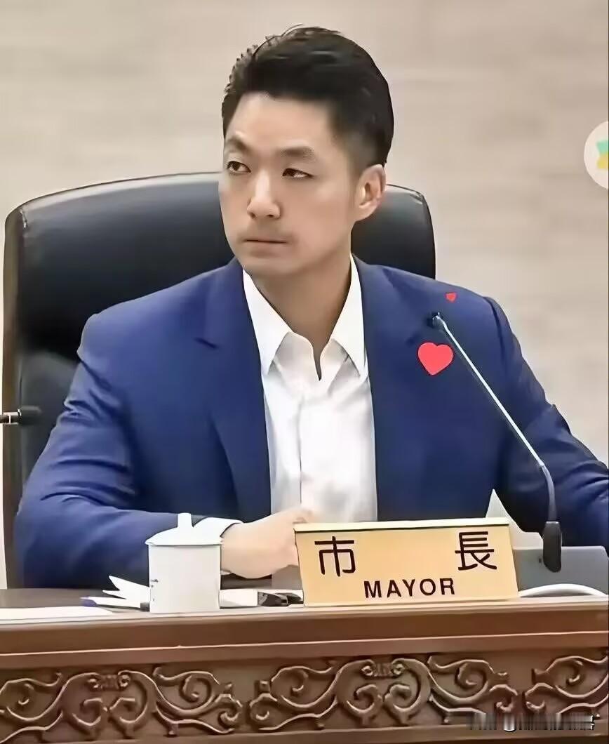 9月2日，台北市教育局发声：把市长蒋万安的大儿子蒋得立推上了舆论风口。15岁的蒋