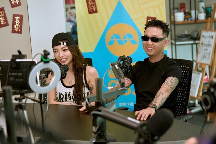 GAI美国演唱会现场人均安陵容GAI跨半球带观众有氧 美国演唱会结束，当地医院耳