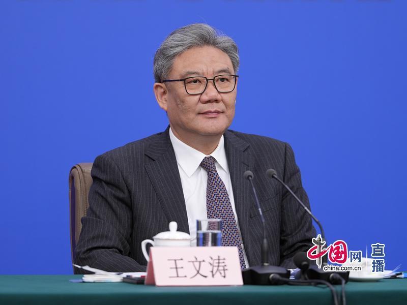 【“西方不亮东方亮，没了北方有南方”，#商务部部长谈中国外贸底气所在#】3月6日