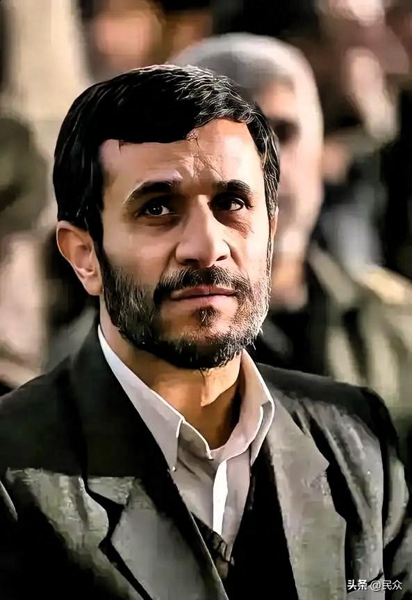 早上一睁眼，原油盘面直接给我看懵了。
布伦特原油盘中暴跌超6%，直接跳水式下杀，