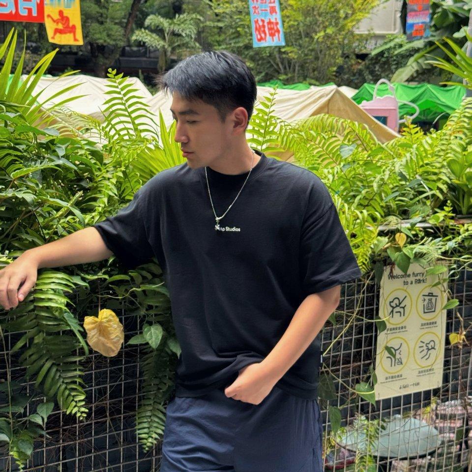 思慕社字母 你是我隔着屏幕都想拥抱的人，却也是我这一生，下了最大的赌注，最后满盘
