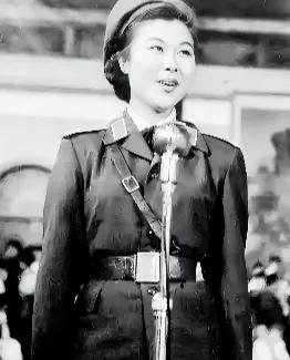 1959年9月，总政文工团报幕员周如雁接到一个紧急通知：立刻从北大荒返回北京，参