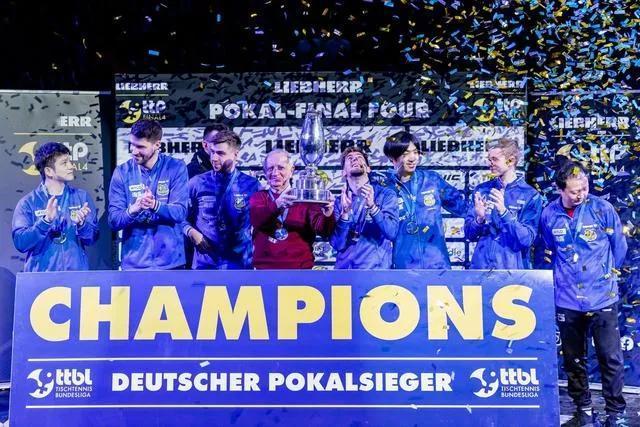 北京时间1月5日凌晨，乒乓球德国杯决赛超燃落幕！樊振东带领萨尔布吕肯俱乐部3比1