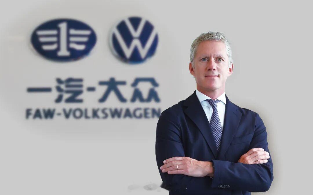 据一汽-大众官方消息，自2025年9月1日起，宋裕朗先生（Steffen Sch