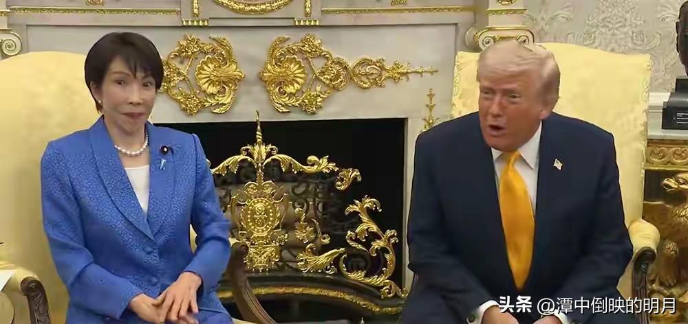 高市早苗这趟华盛顿之行，堪称日本近年外交史上最狼狈的出访。

前脚带着“强化日美