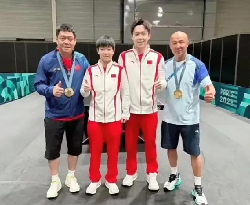 被国乒“一家四口”的温馨称呼暖到啦！肖战指导喊孙颖莎“妞妞” 、王楚钦“钦儿” 