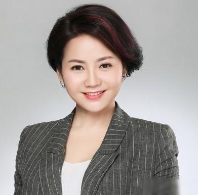 黄晓宁，6月24日出生，籍贯广西，本科毕业于中国传媒大学，硕士学历，据公开资料显