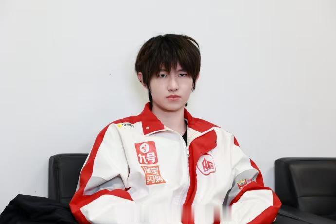 一诺自宣休息，花海回复：好好休息天天开心，等你回归赛场