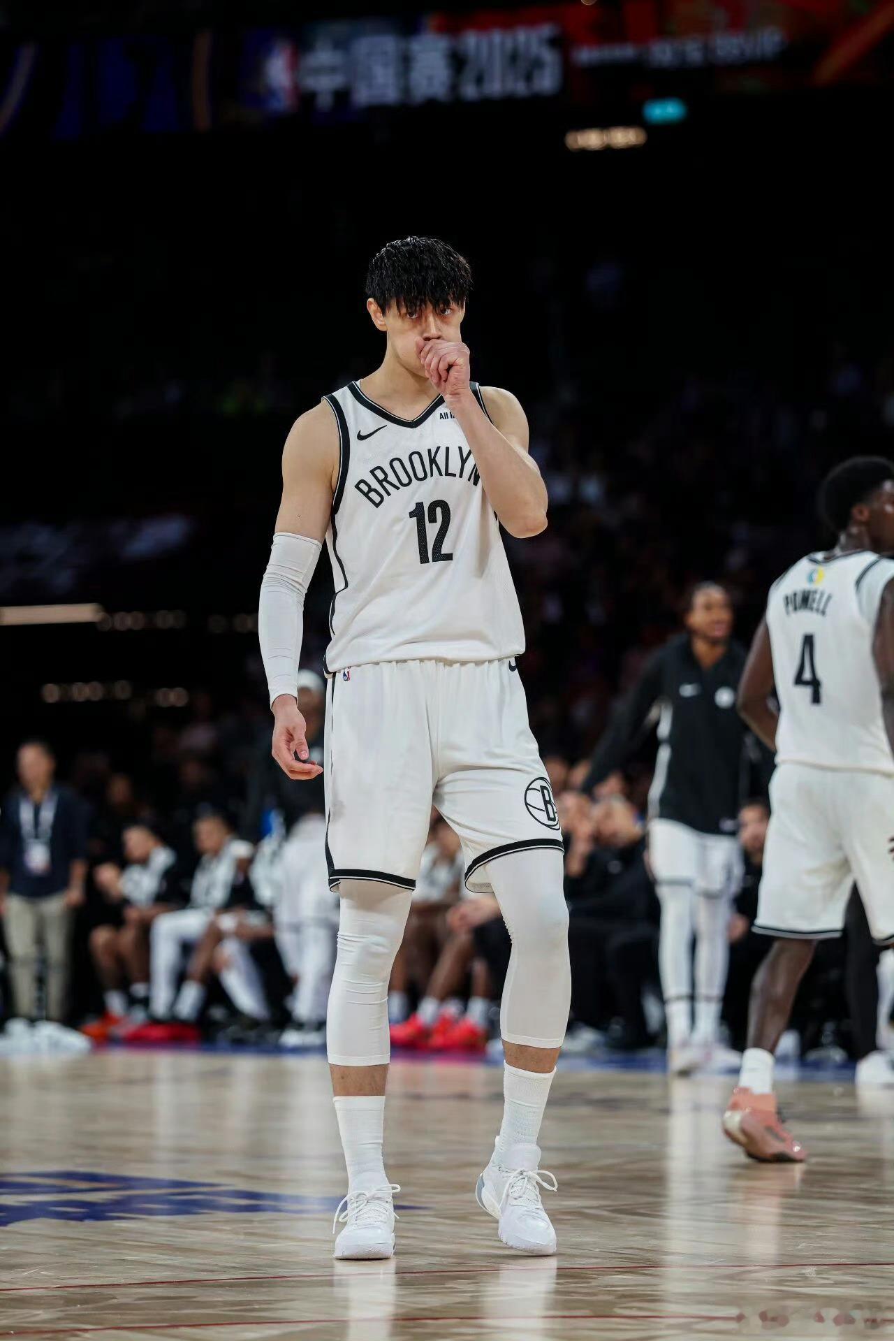中国赛结束后，曾凡博马上被裁，根本原因还是自身实力尚未达到NBA轮换水平，同时在