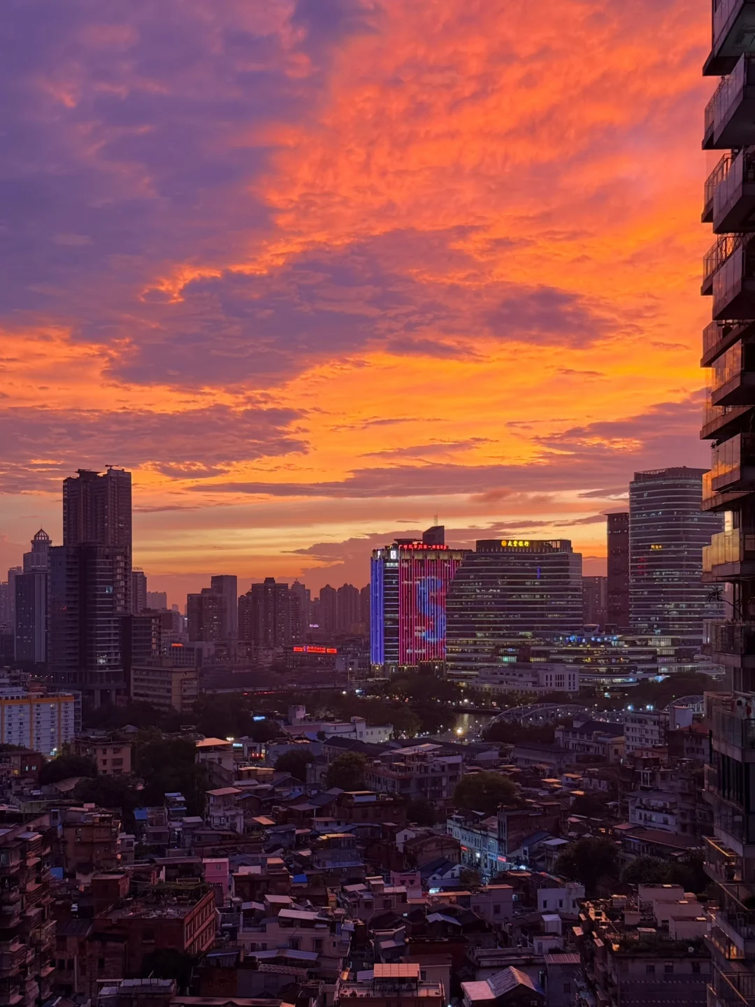 广州的橙调时刻｜𝗢𝗿𝗮𝗻𝗴𝗲 𝗛𝗼𝘂𝗿 🧡