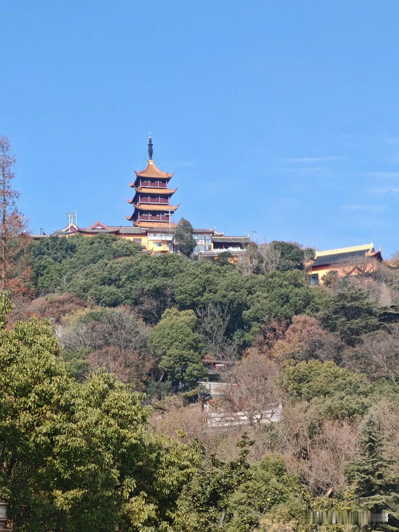 分享一张你在南通拍的最美照片吧南通的狼山，“山不在高，有仙则名。水不在深，有龙则