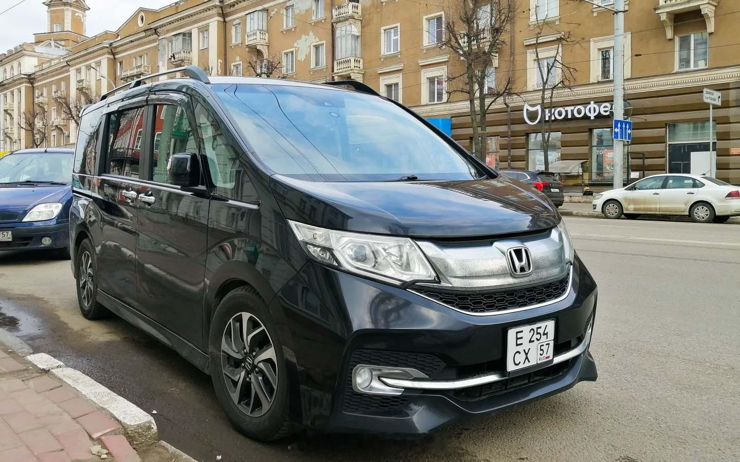 Honda Stepwgn / toyota prius / Volkswage