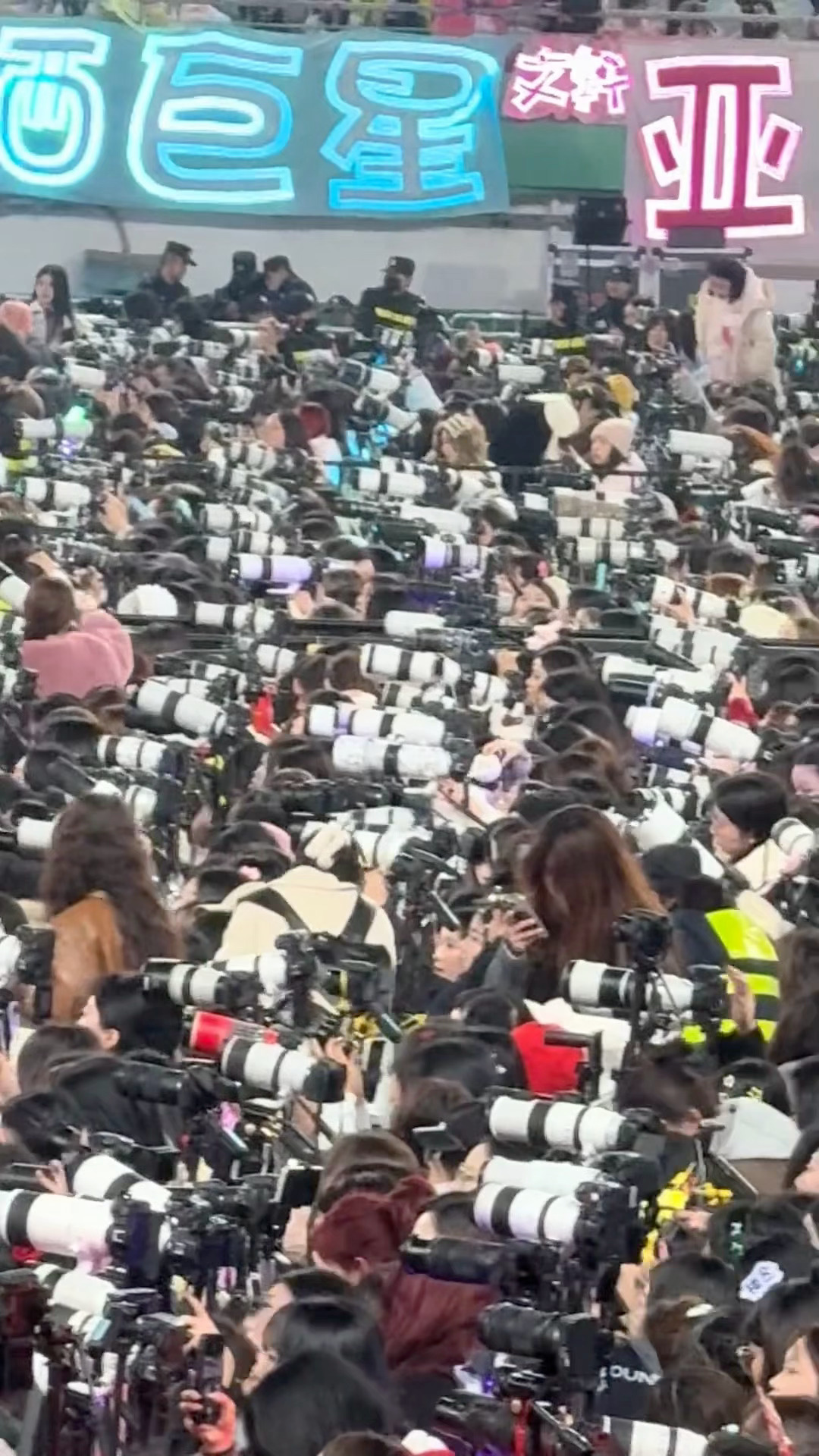 好多人啊啊啊啊啊啊 