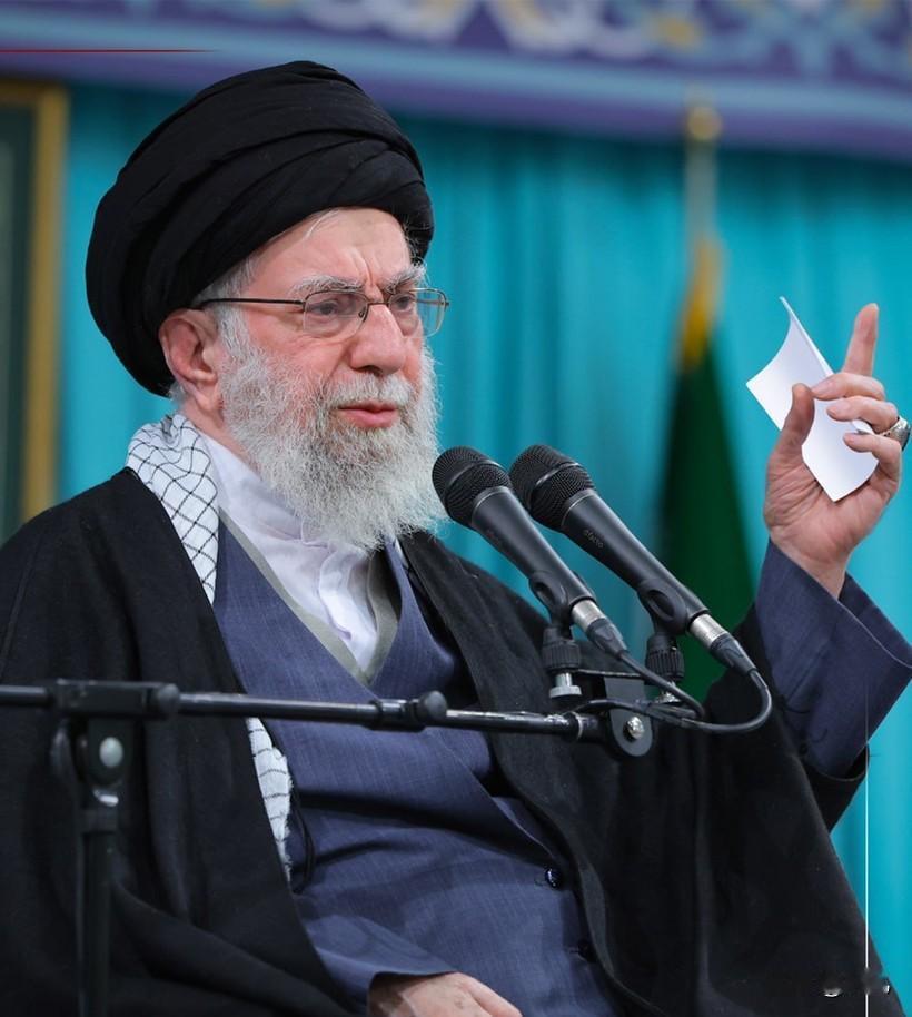 突发！哈梅内伊主动露面警告特朗普。当地时间2月1日，许久未露面的伊朗最高精神领袖