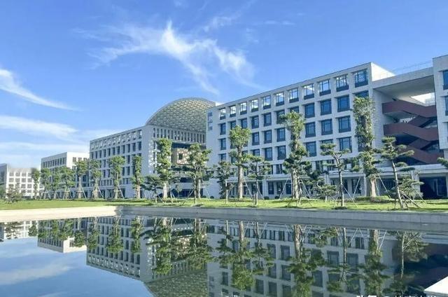 民办大学缘何能让高分考生 “用脚投票”？

今年高校招生季，两所民办大学异军突起