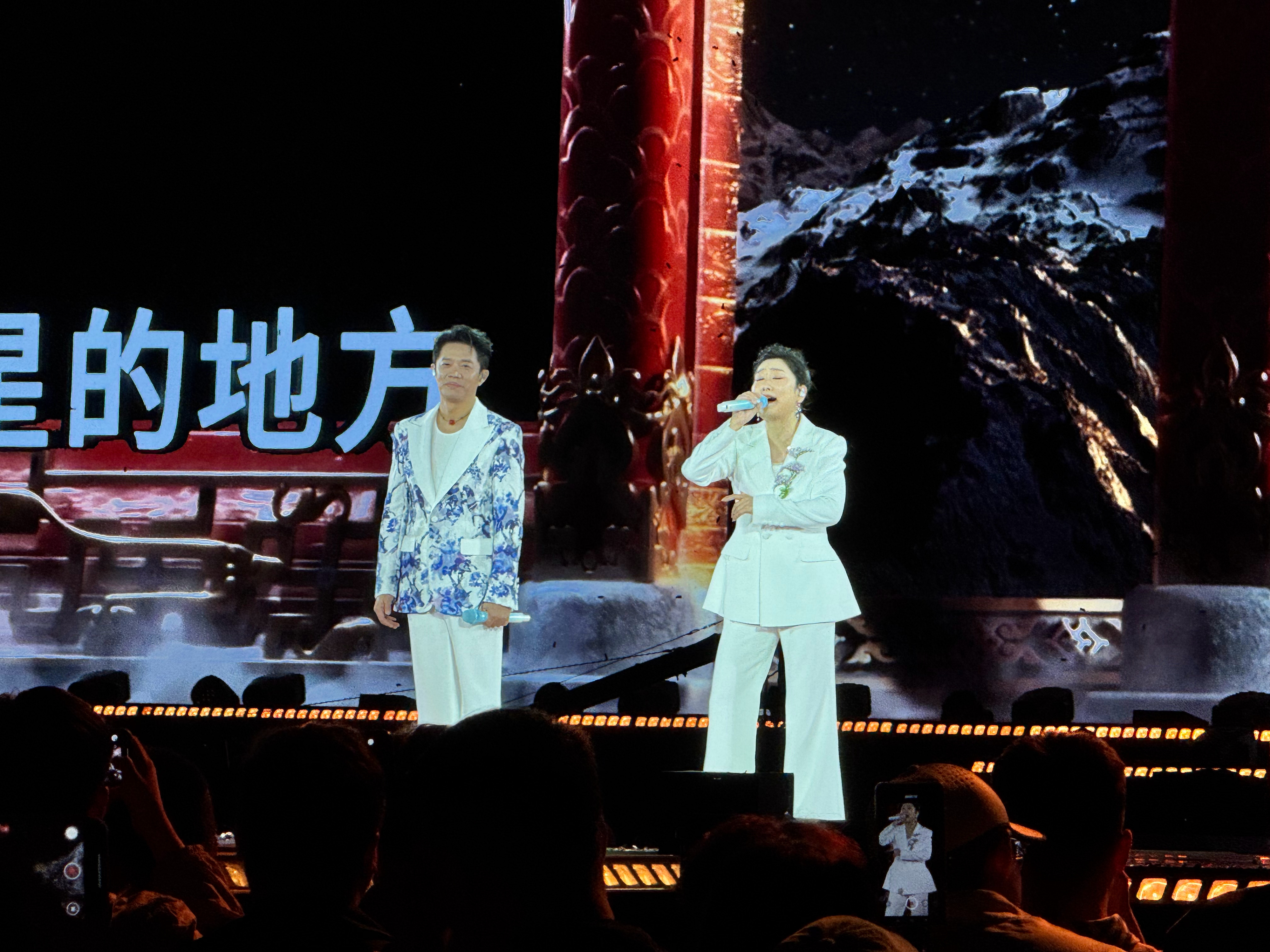 结婚五周年留念~还是那句 结婚真好呀[嘻嘻]我收获了最爱我的人再加一个最好的好朋