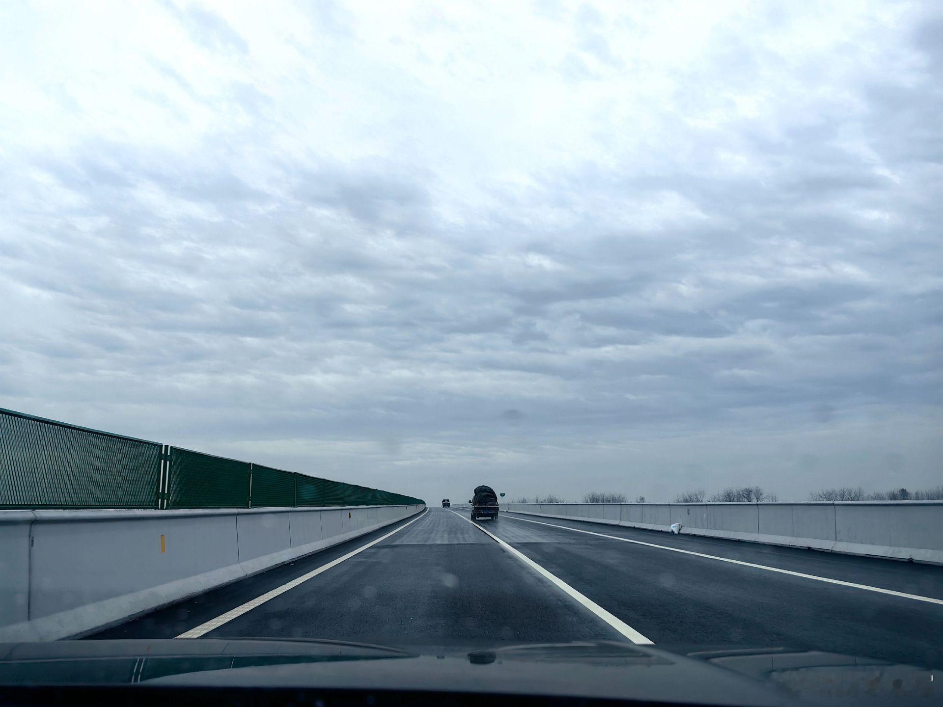 情感 你想见我的时候，我从未失约过，我需要你的时候，你从未出现过…… 