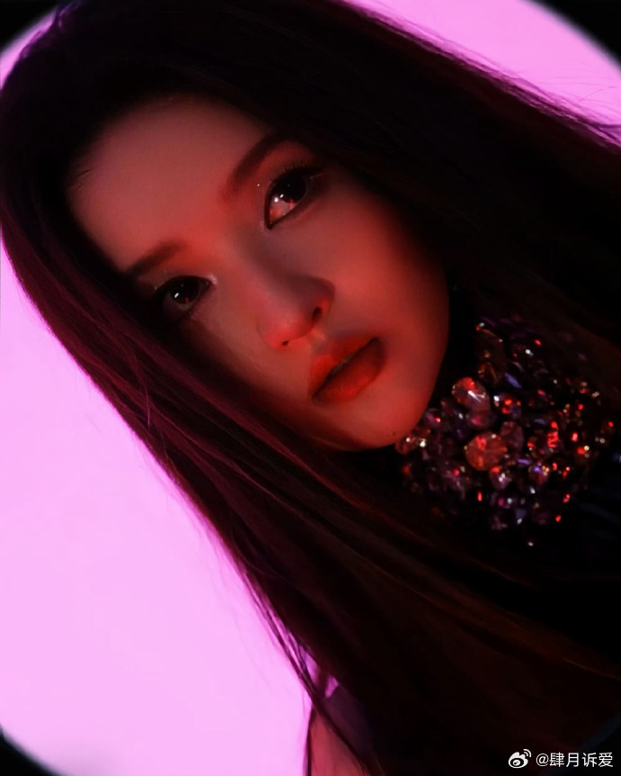 王玉雯好紫真的爱死王玉雯的紫色穿搭！姐姐和紫色也太搭了，温柔中带着飒爽，气场全开