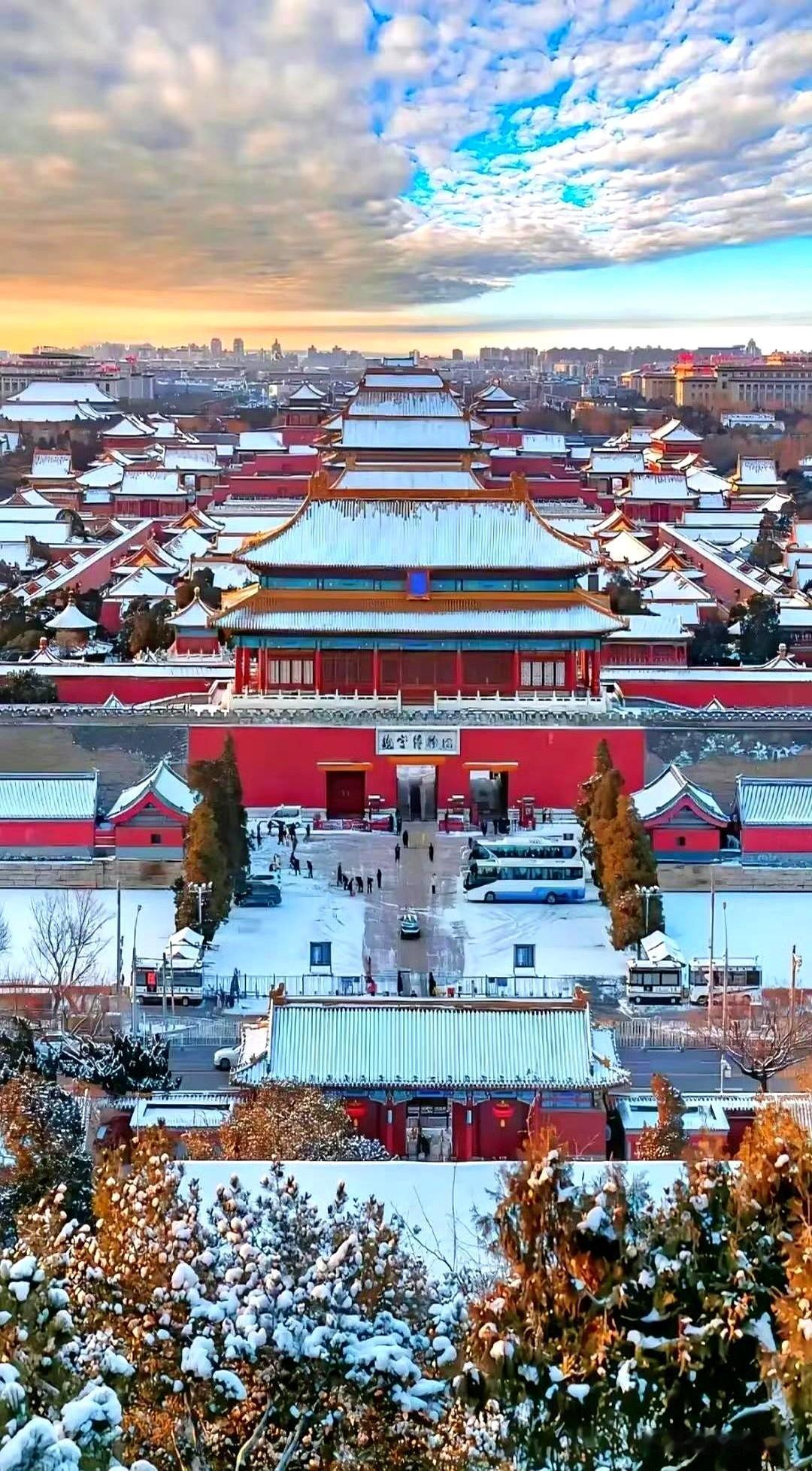 总听人念叨，怀念以前咱们“闷声发大财”的日子，说那时候多安稳。
这我就得唠唠了，