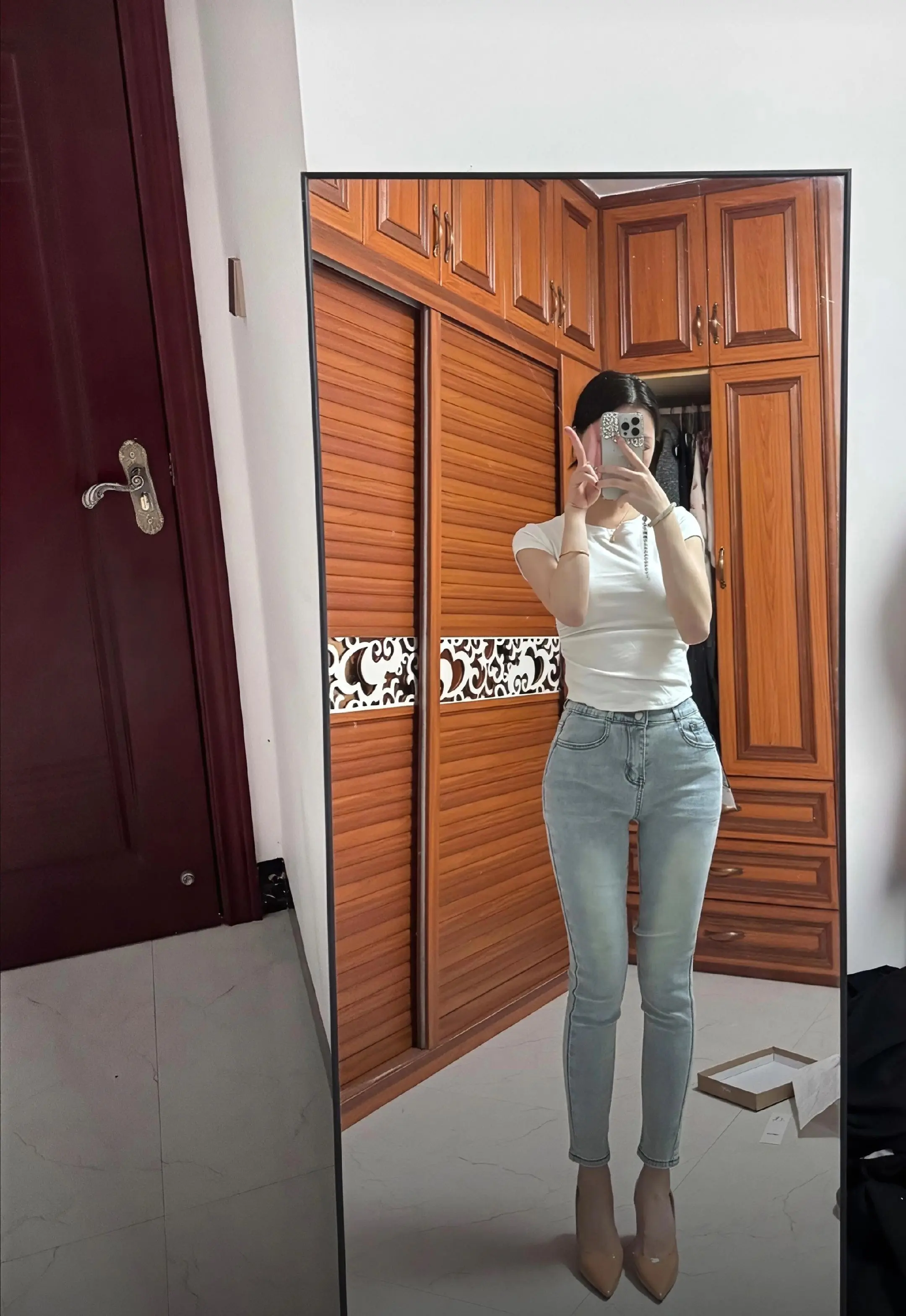 牛仔裤穿搭 牛仔裤女神 好身材好气质 紧身牛仔裤 显瘦牛仔裤