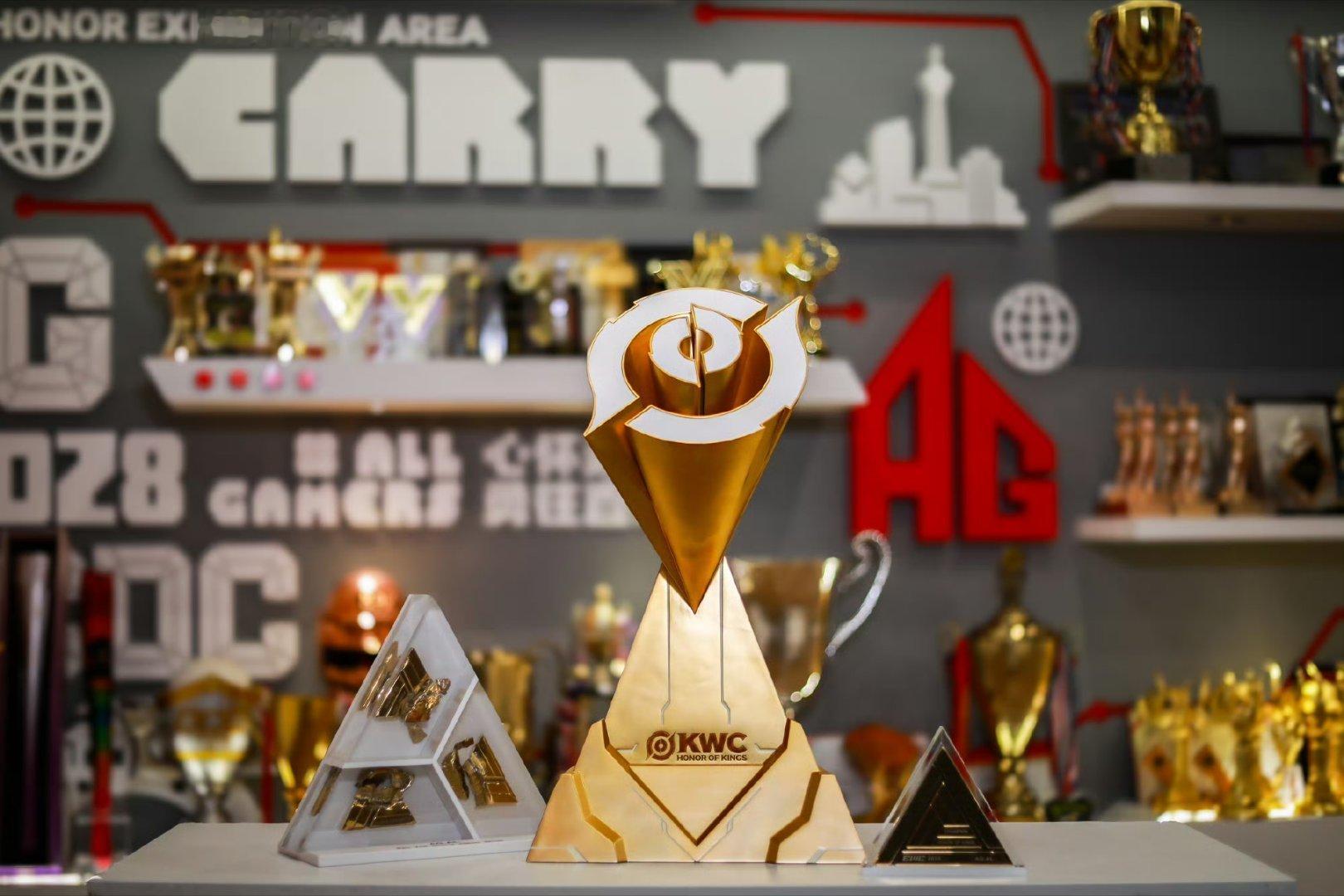 瓜友速报 加上EWC的奖杯，AG目前的奖杯墙 