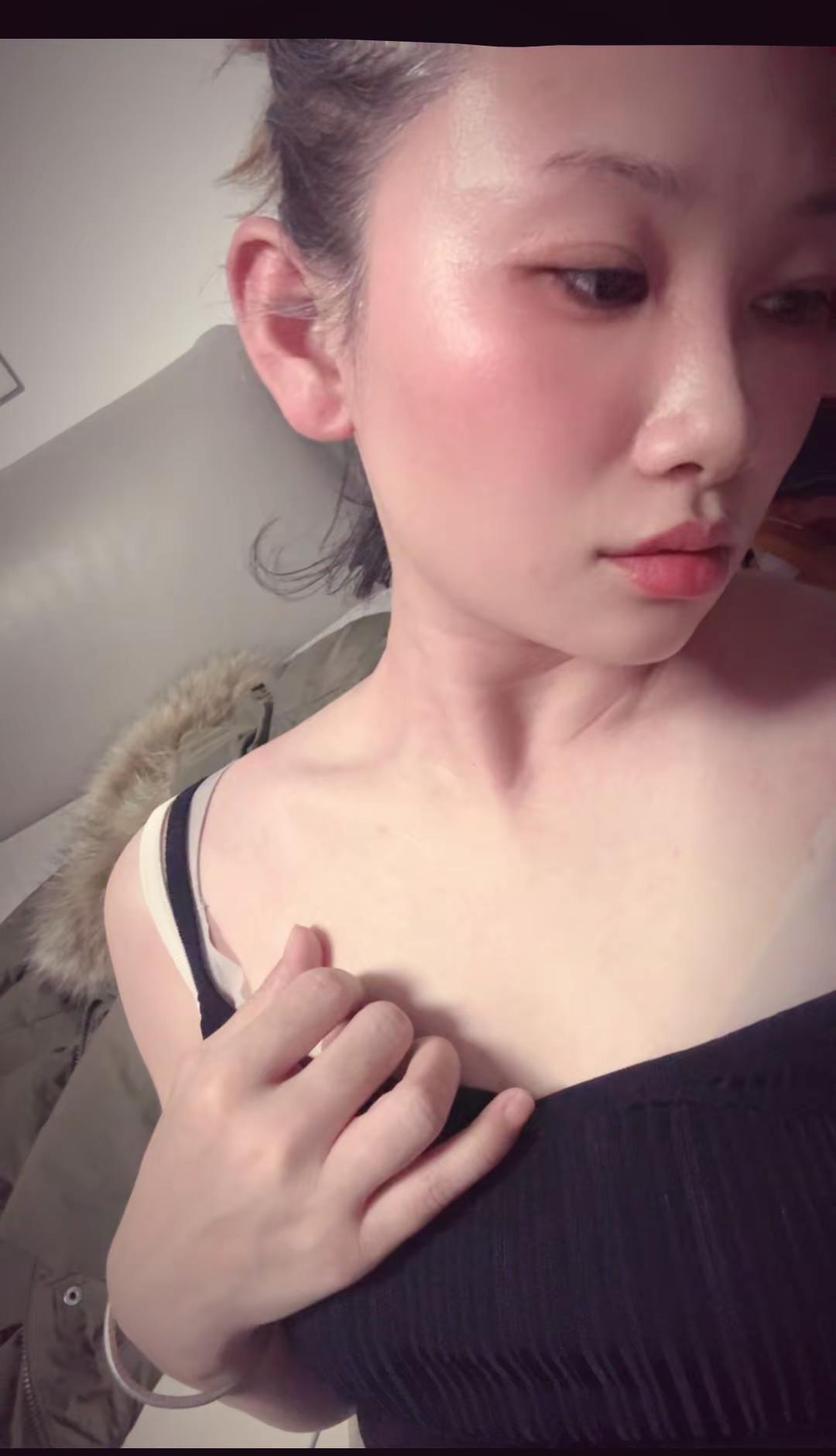 姐妹们，谈了个对象，彼此满意，父母也满意，他老婆死活不满意，怎么办？