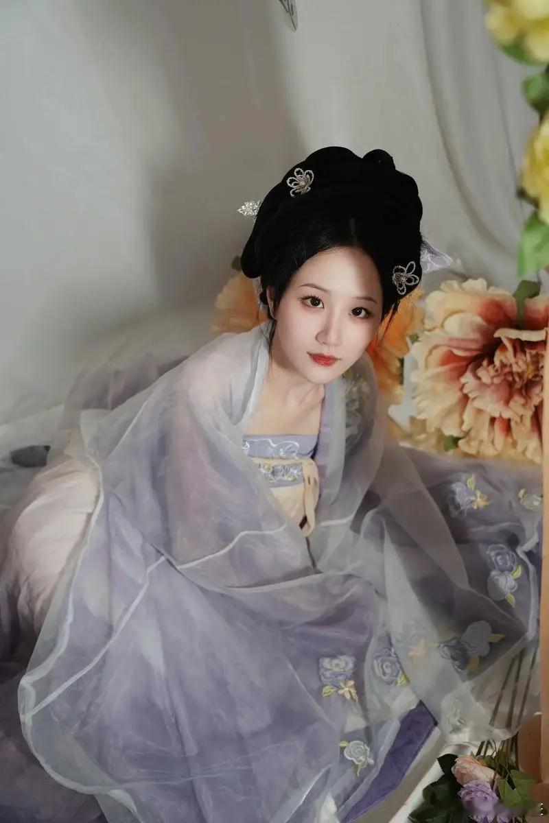 #大厂运营用蛇皮袋做汉服火出圈#汉服真的太火了， 万万没有想到蛇皮袋原来还有这样