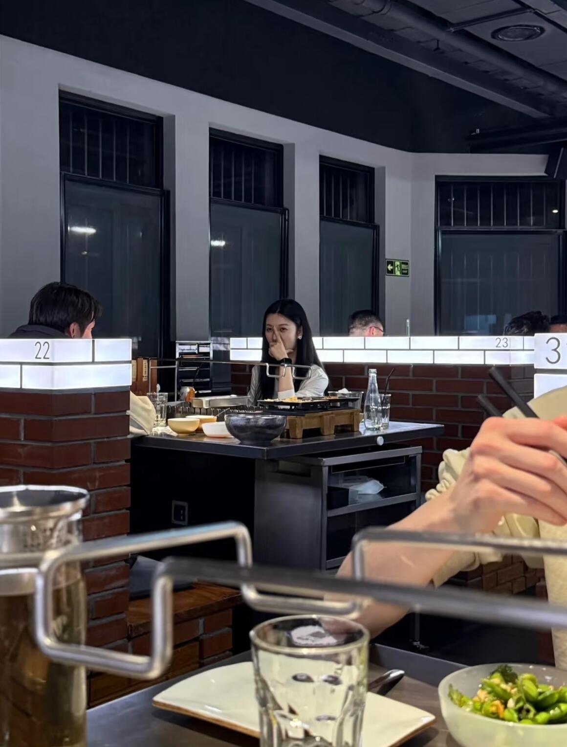 任嘉碧胡允庭私下约会被偶遇 节目后面会有很多反转吧？ 半熟恋人 ​​​
