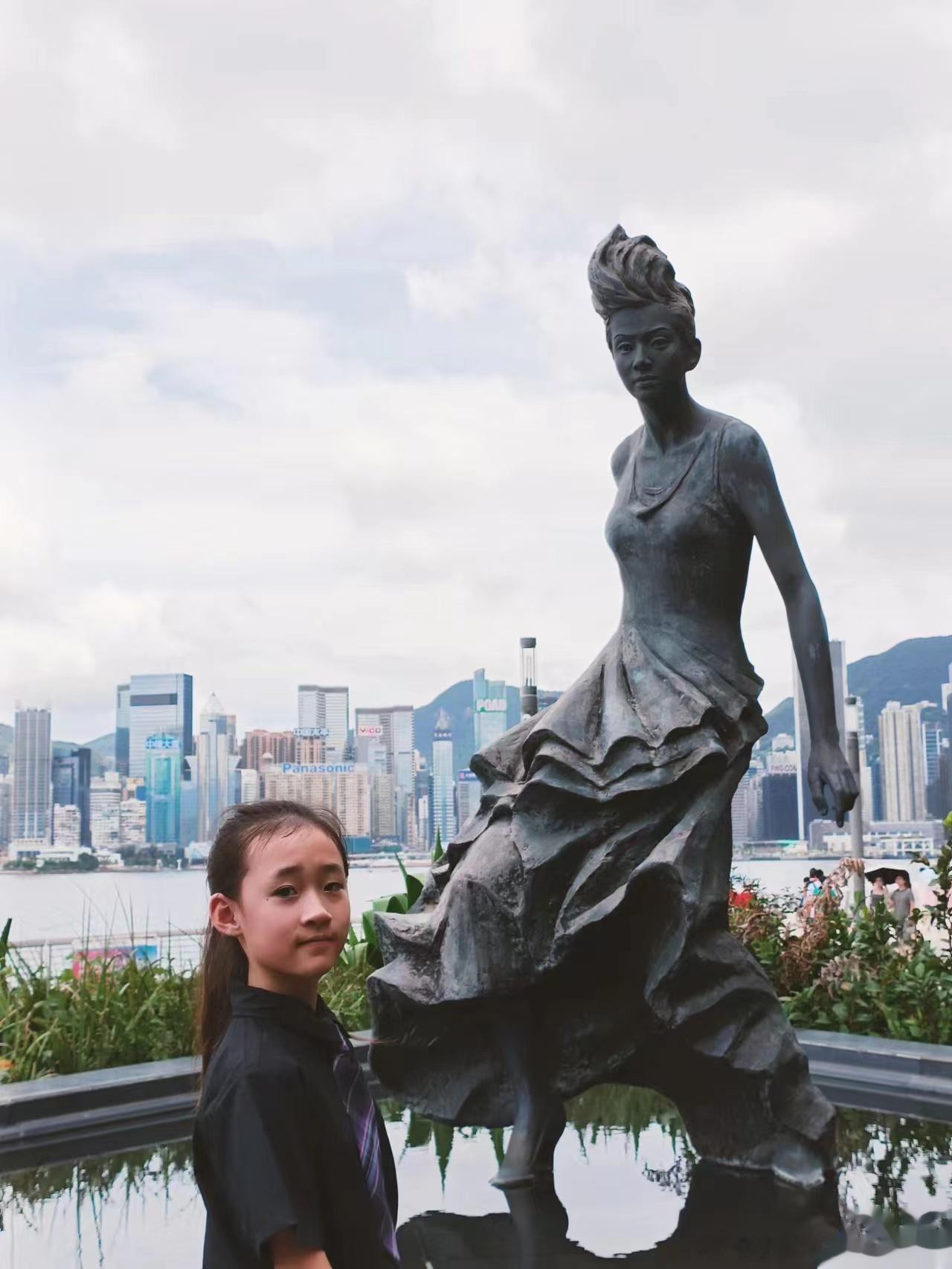 #梅艳芳[超话]#妈妈带妹妹去了香港              给我分享来的图片