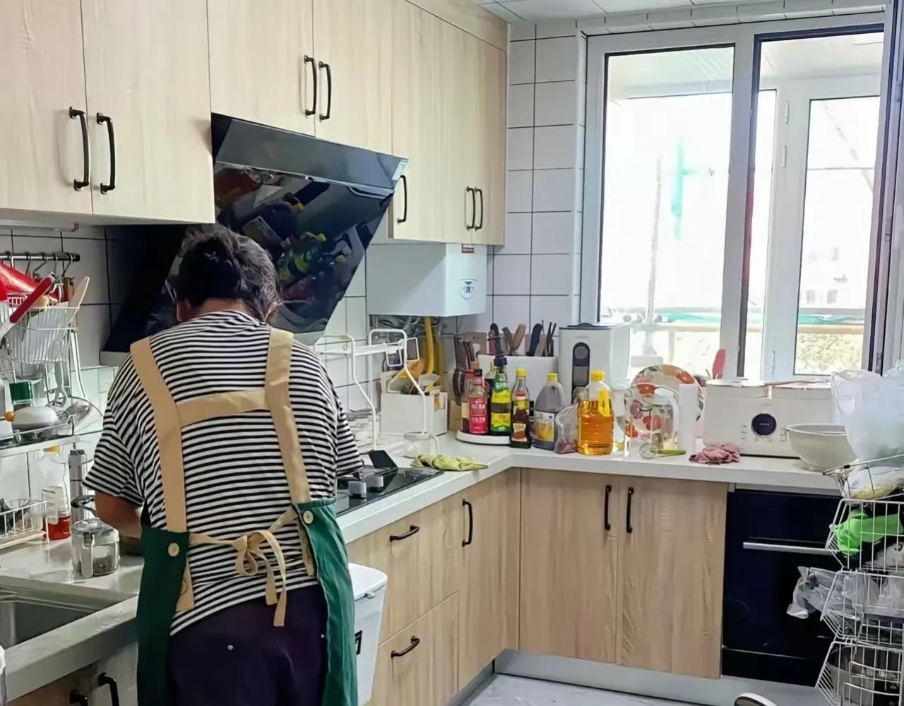 人生七十古来稀，安徽七十岁生日的过法，按老家习俗，如果要操办七十大寿。男士69岁