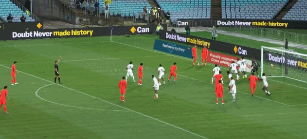 【国足获得禁区间接任意球，但是没把握住机会！】国足vs库拉索