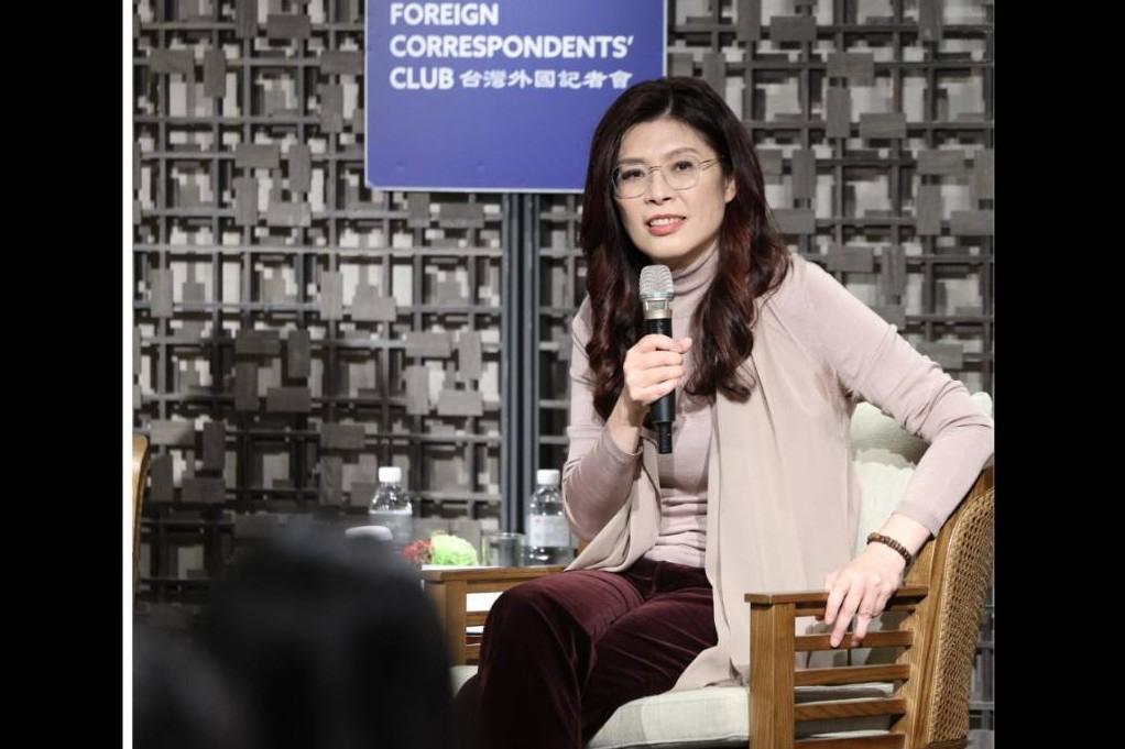 郑丽文回应外媒：两岸问题积累已久　但「总要开始、总要努力」

花新闻网 简立欣/