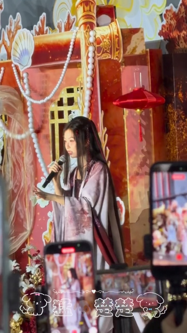 啊啊啊啊我没听错吧欣欣说在准备二专还有筹备演唱会！！！加把努力年底就能看到了虞书