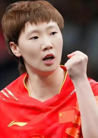 王曼昱额外获得23500美元奖金从2023年世乒赛夺冠后，她的公益就没断过，资助